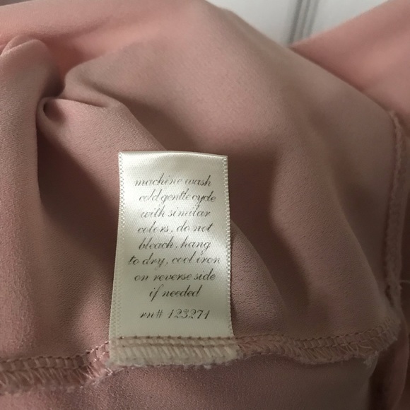 Blush Pink Sleeveless Blouse - Picture 5 of 6